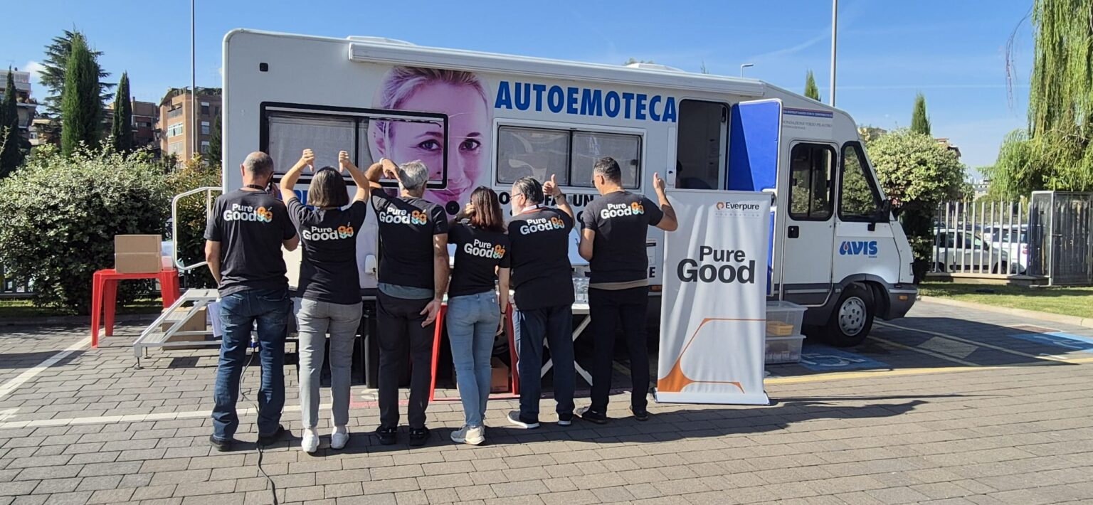 Group photo of Everpure employees