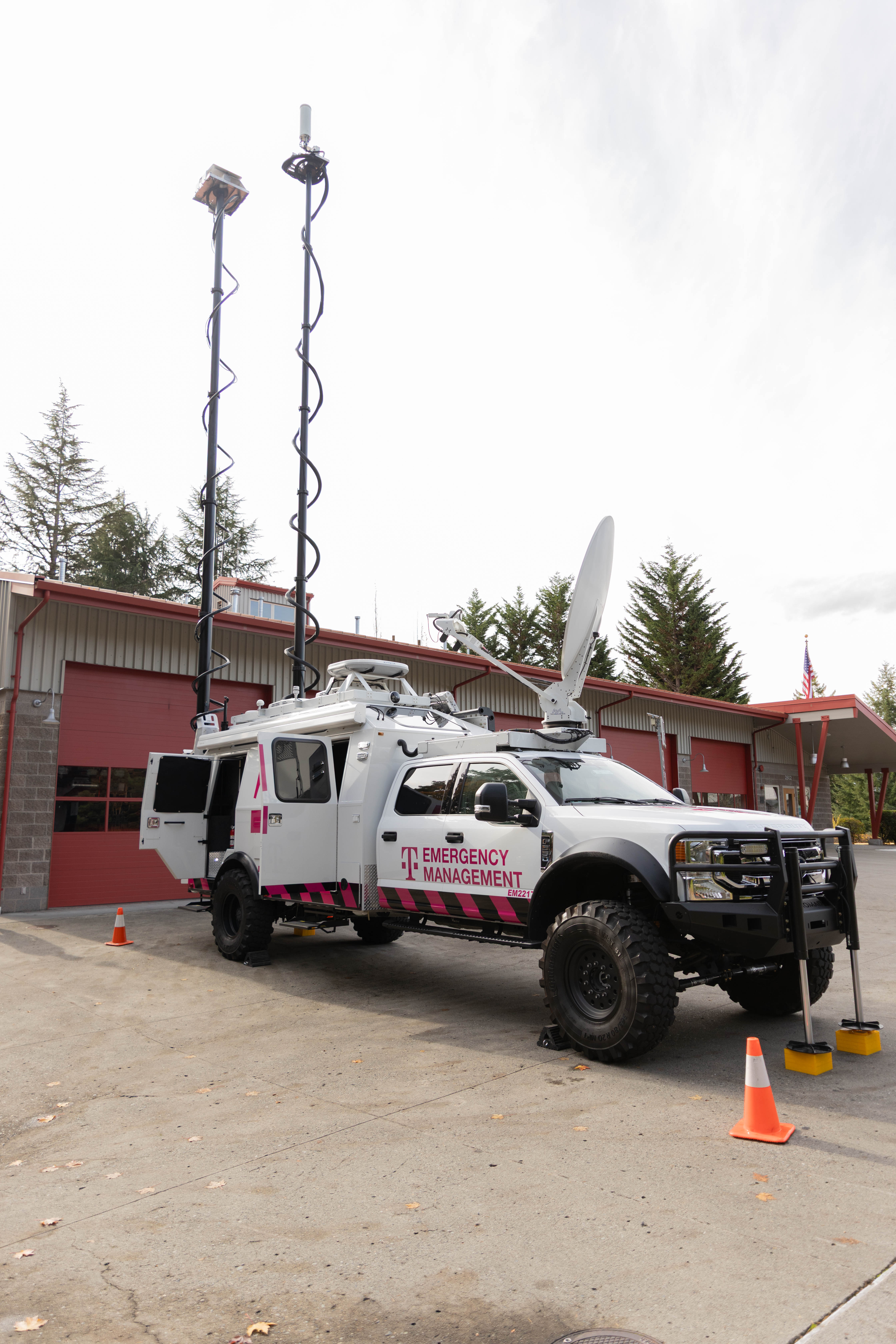T-Mobile emergency management truck