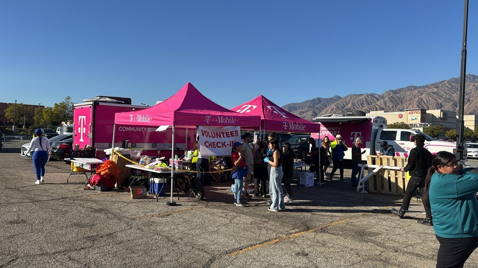 Volunteer check in tent