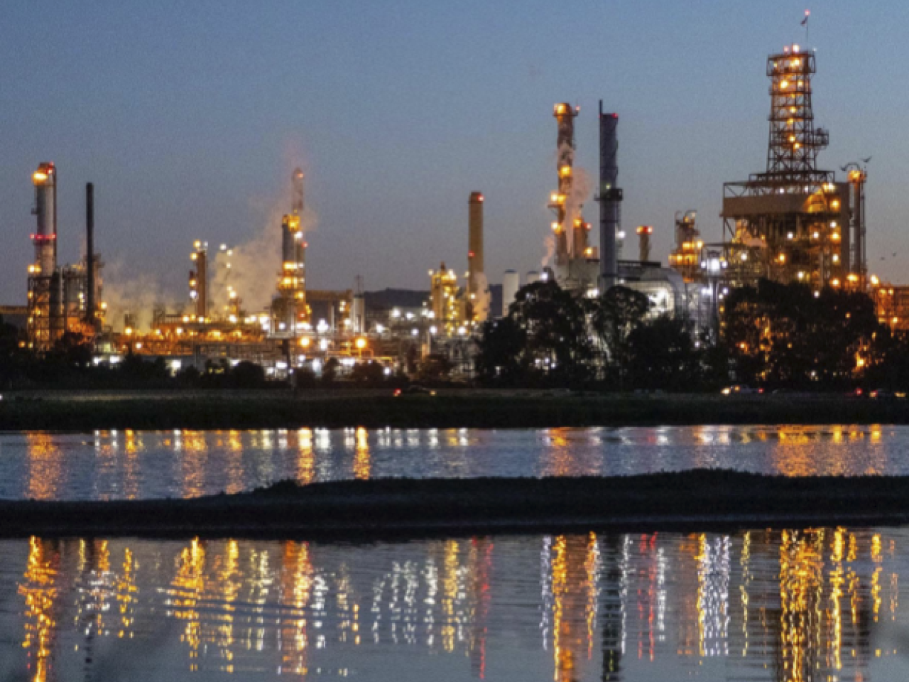 Report cover showing refinery