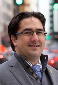Headshot of Saúl Alveano
