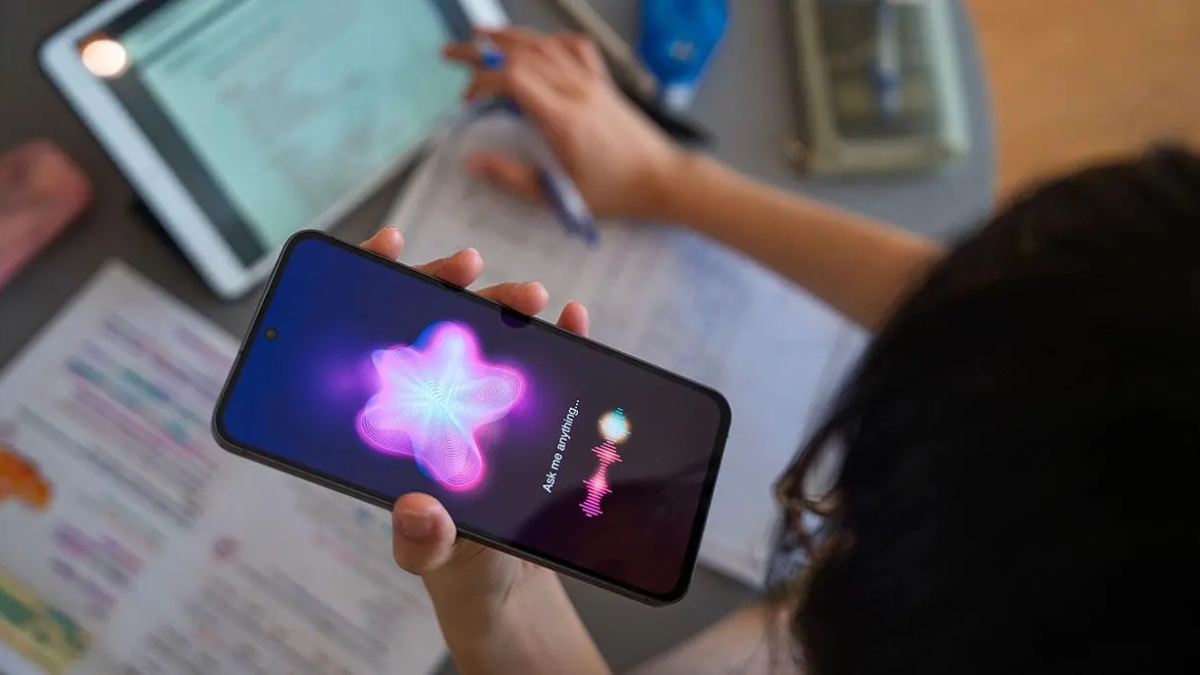 Child using AI on a cell phone