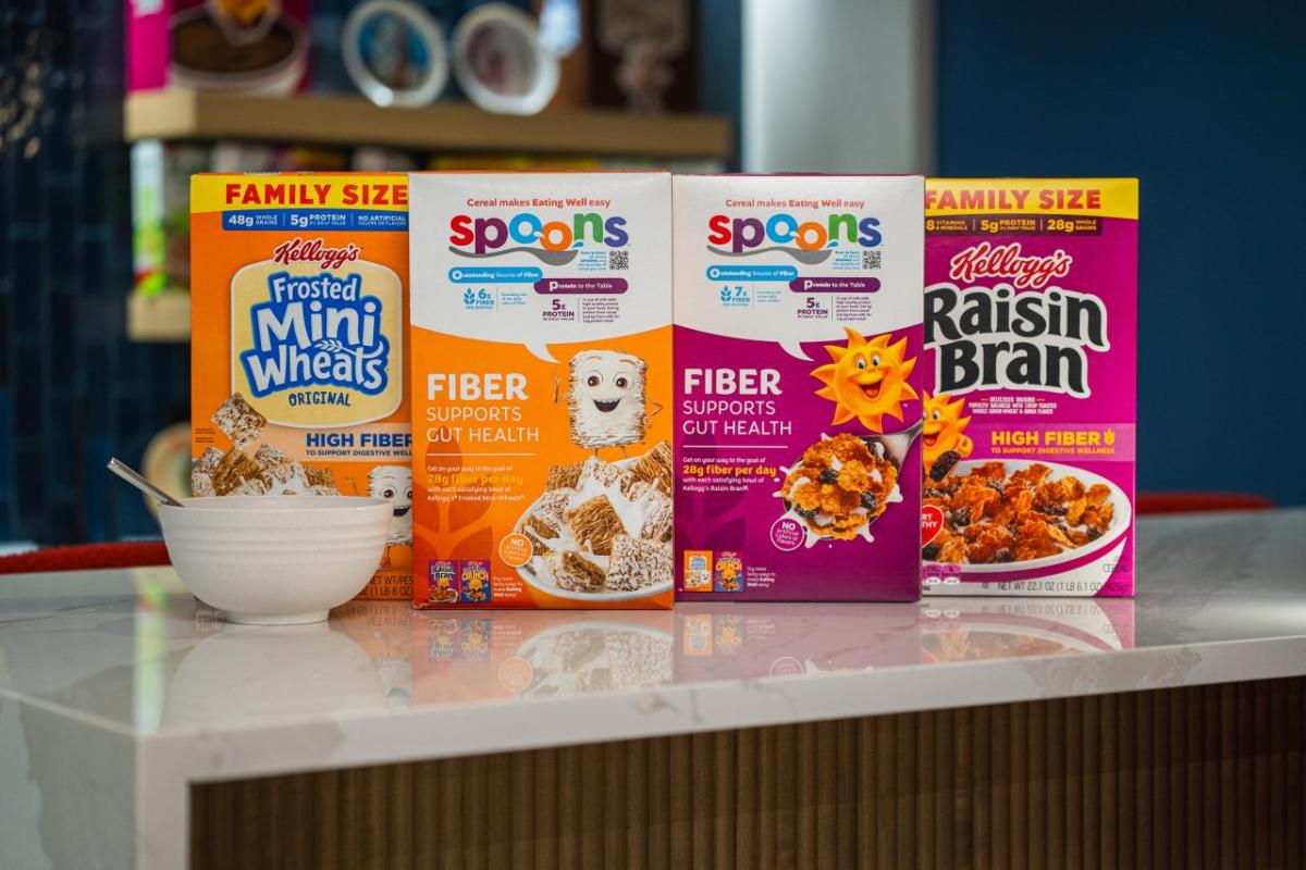 The front and back of Frosted Mini-Wheats and Raisin Bran Spoons Packaging