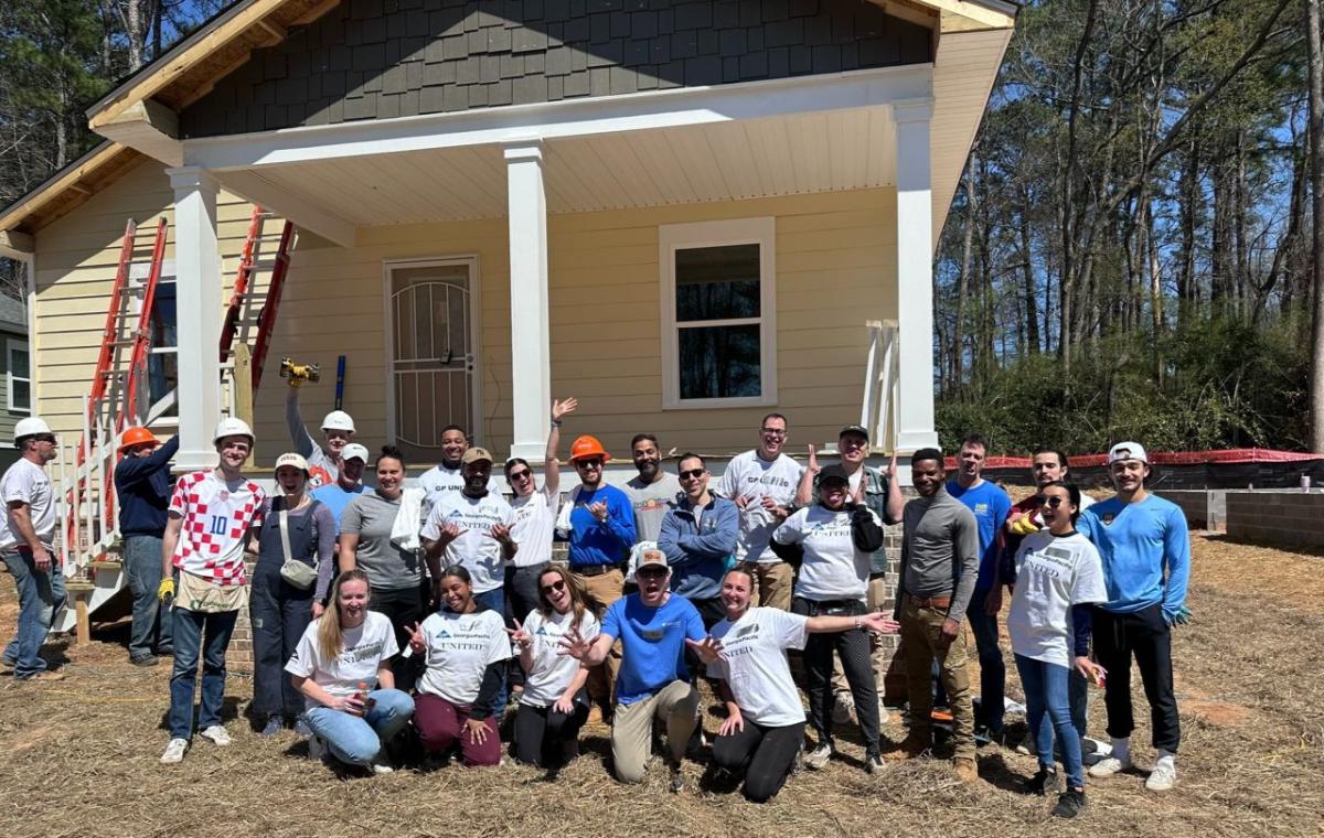 Georgia-Pacific volunteers group photo