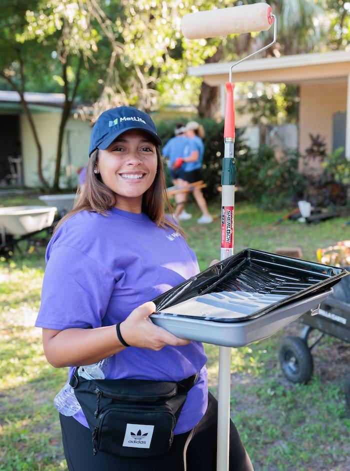 MetLife employee volunteers in Tampa, Florida helped rebuild a home with nonprofit Rebuilding Together, which MetLife Foundation supported during its Volunteering with Purpose campaign in 2024. 