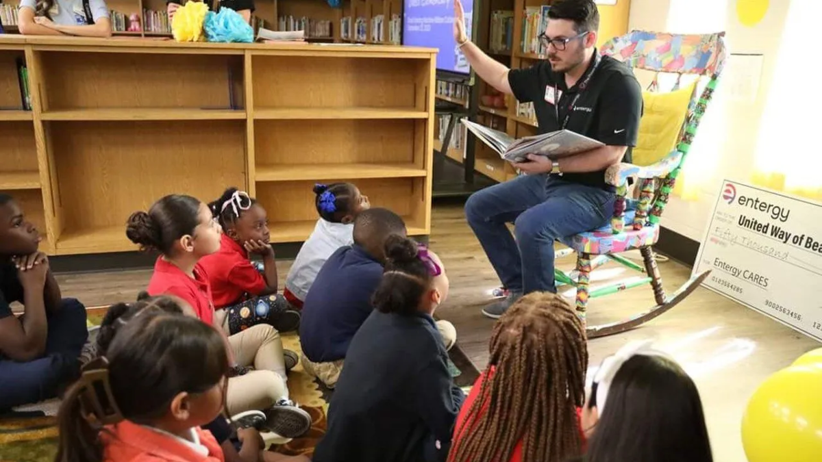 Reading to young students
