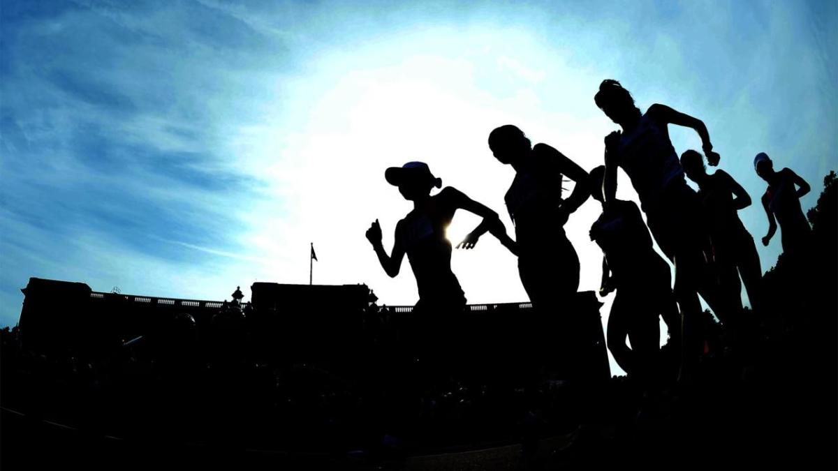 women running