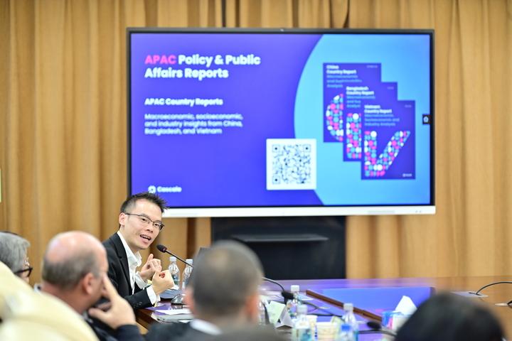 Howard Kwong, senior manager, public affairs APAC, presents on Cascale’s global policy and public affairs strategy
