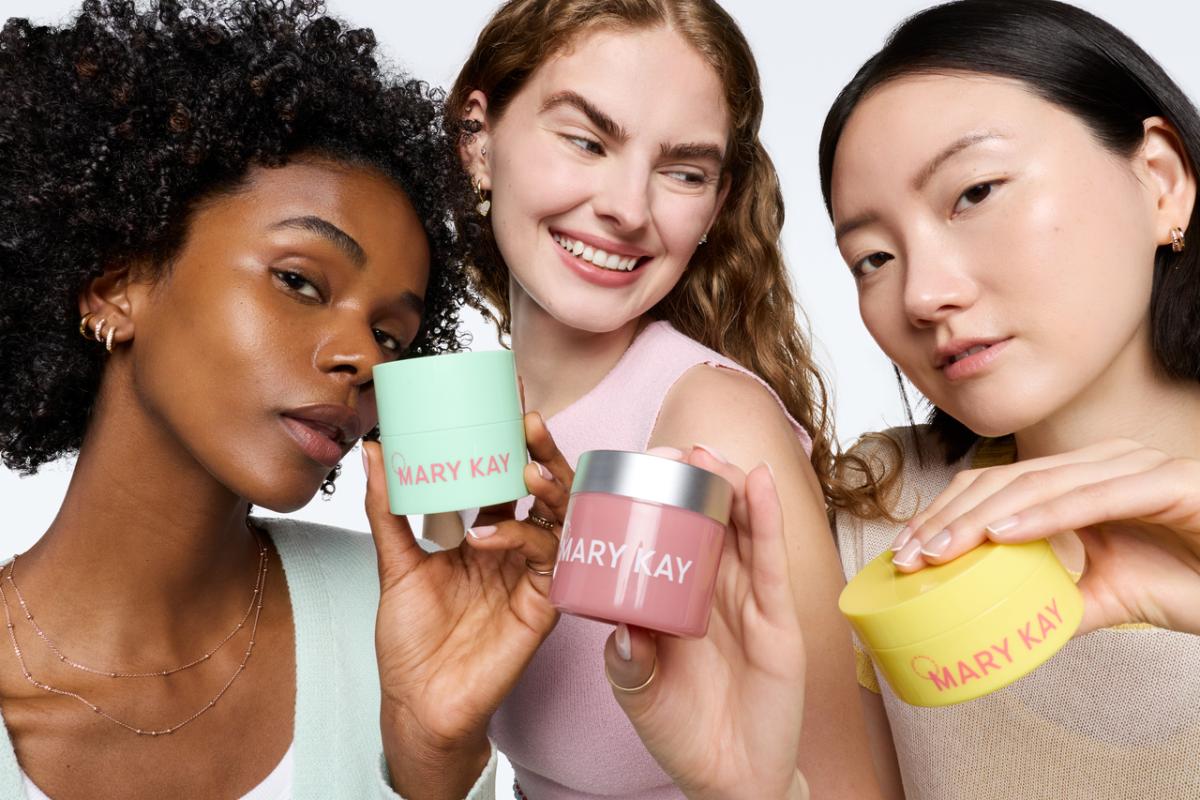 Mary Kay's Special Edition K-Beauty Texture Edit is a trend-forward collection which includes three Korea-made products: the Mary Kay® Melt-In Cleansing Balm, Mary Kay® Snail Gel Face Patches and Mary Kay® Collagen Moisturizing Gel. (Image Credit: Mary Kay Inc.)