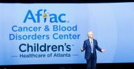 Dan Amos, Aflac CEO, at the Aflac Cancer & Blood Disorders Center.