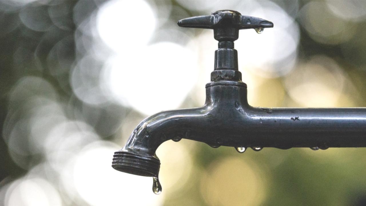 faucet dripping water