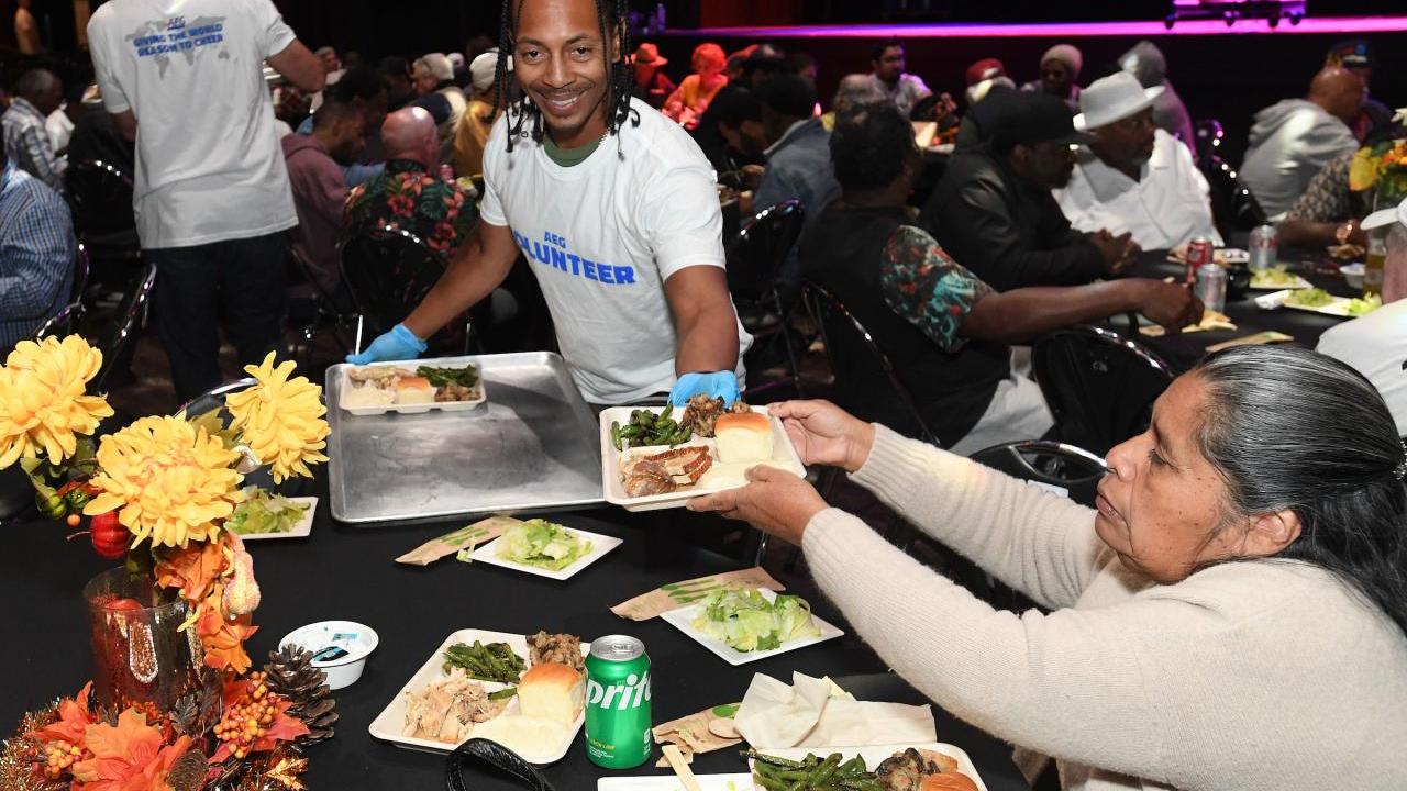 AEG volunteers helped feed veterans and their families at the 11th annual Community Thanksgiving celebration at the Novo LA LIVE in Los Angeles, CA.  