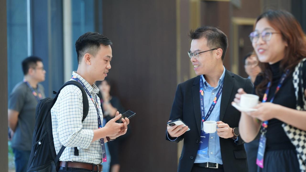 Howard Kwong (center) at the Cascale Forum in Vietnam 