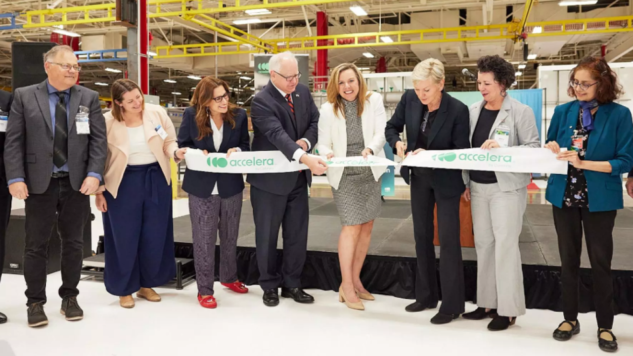 Accelera by Cummins leaders and guests cut the ribbon at the opening of Accelera’s first electrolyzer production site in the U.S. Cutting the ribbon together are Amy Davis, President of Accelera, and U.S. Department of Energy Secretary Jennifer Granholm.