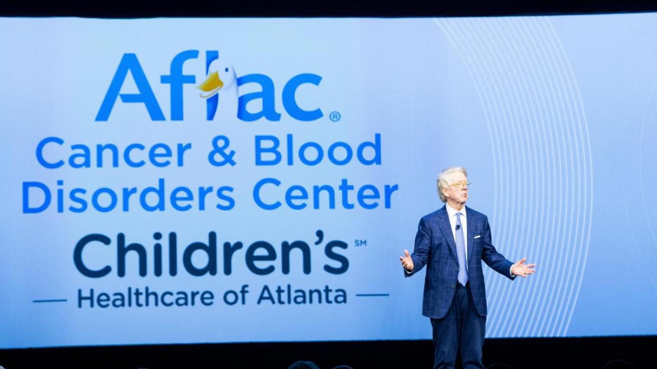 Dan Amos, Aflac CEO, at the Aflac Cancer & Blood Disorders Center.