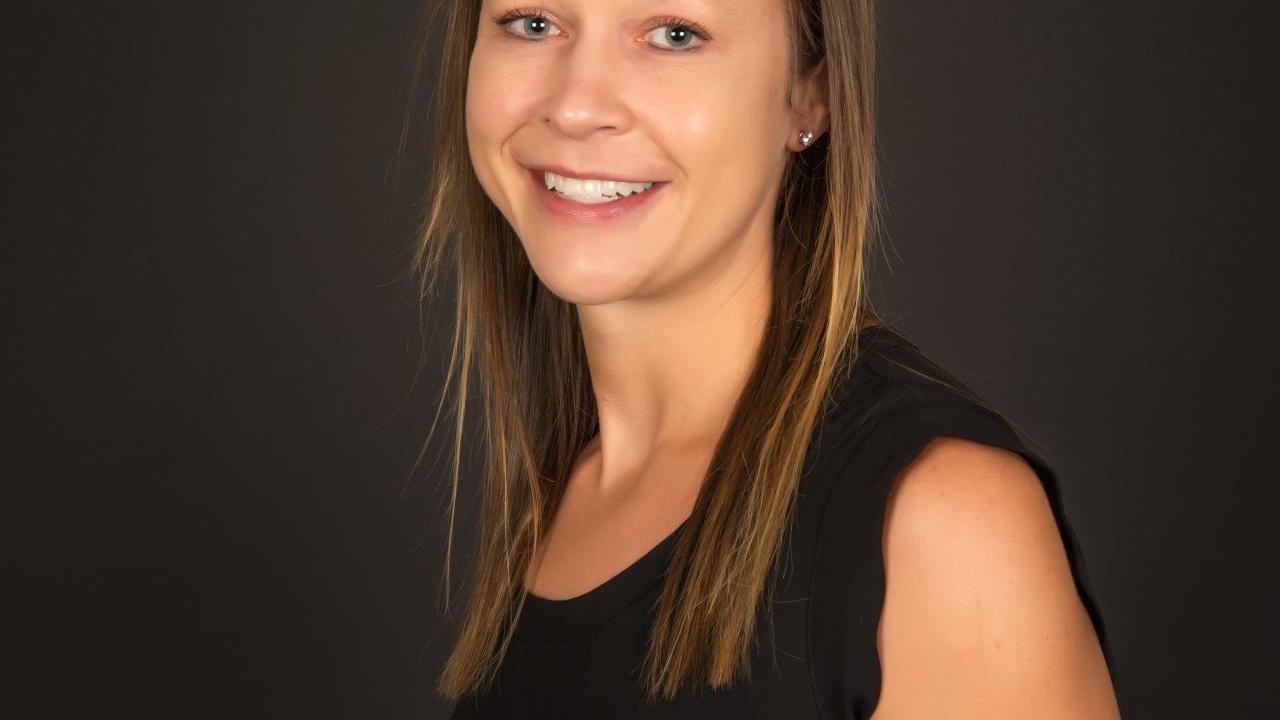 Angela Dodd headshot