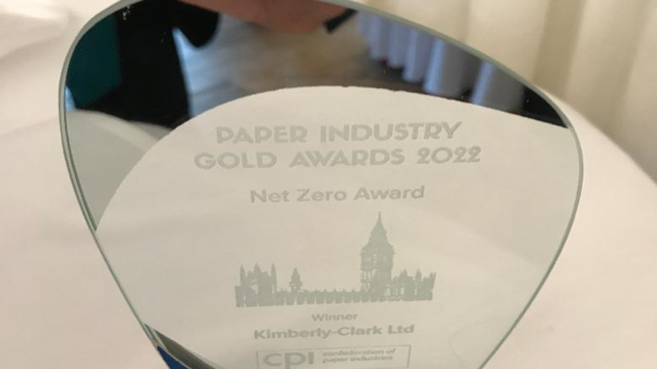 "Paper Industry Gold Awards 2022" with trophy
