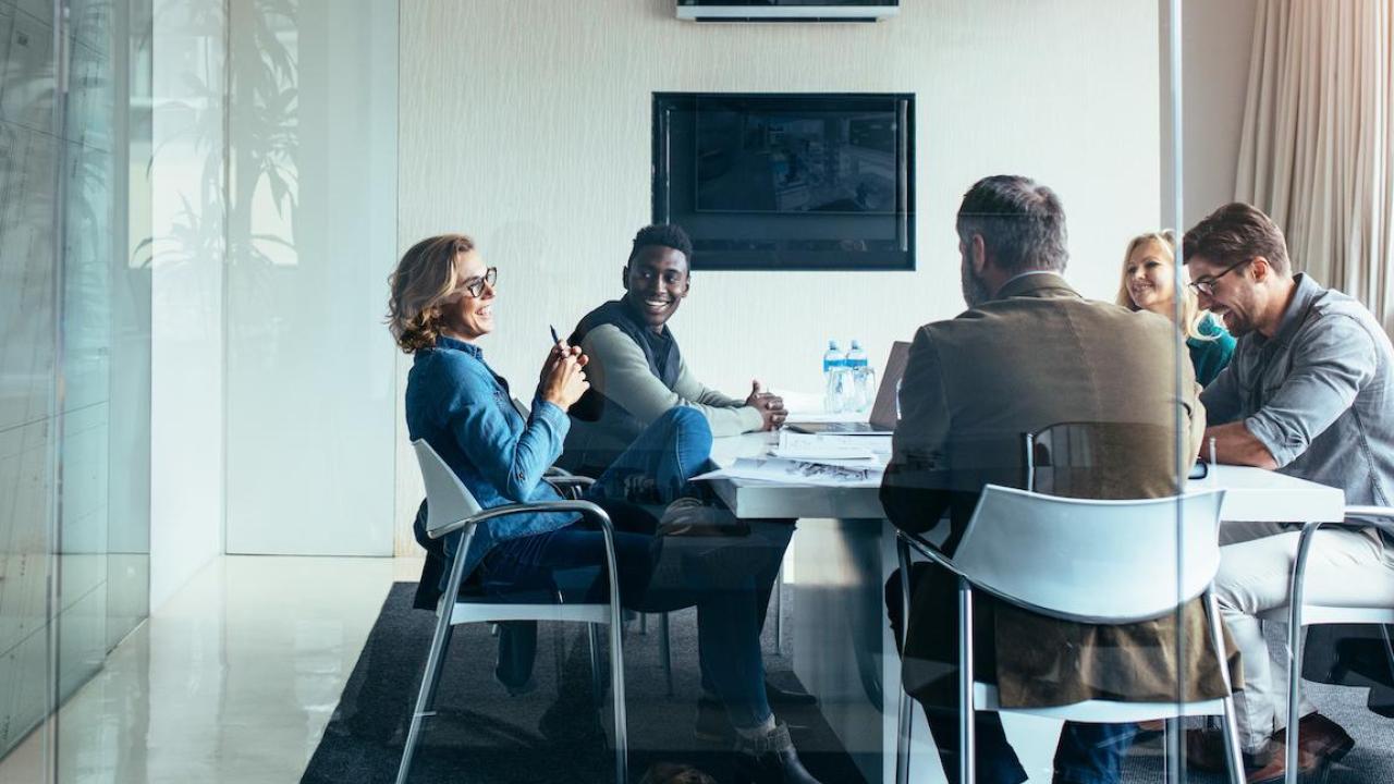 4 people meeting