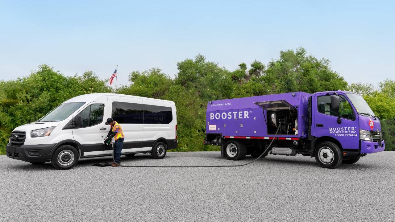Booster mobile fueling truck