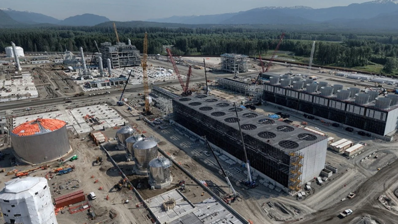 LNG Canada site construction 