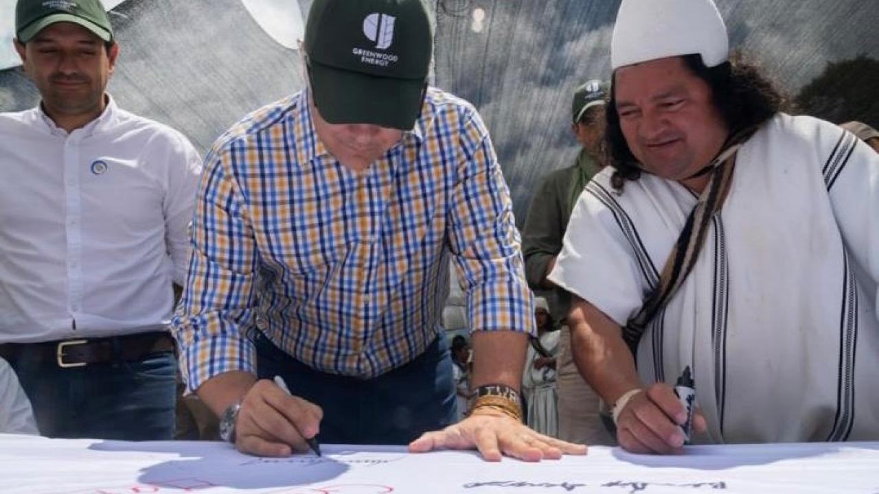 Colombian minister of Energy and Mining Diego Mesa Puyo, President of Colombia Iván Duque Márquez, and Arhuaco Leader Noel Torres signing to launch the Terra Initiative. 