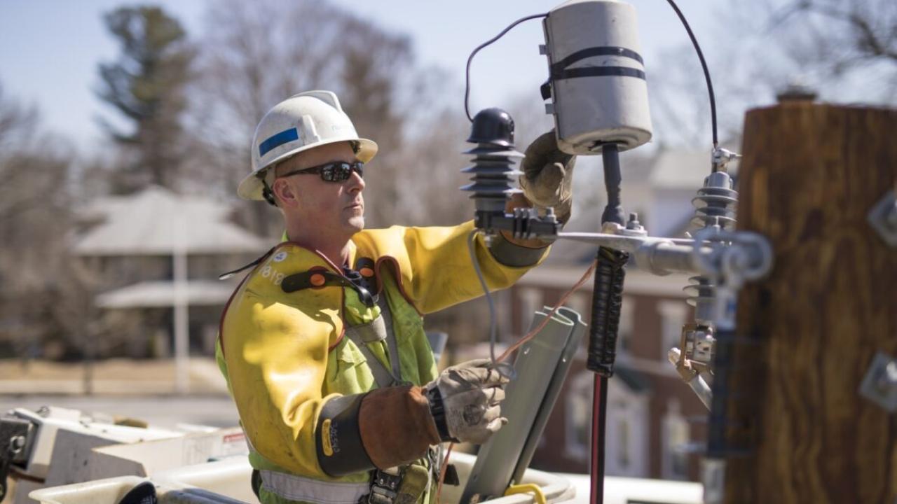 photo of an electrician working 