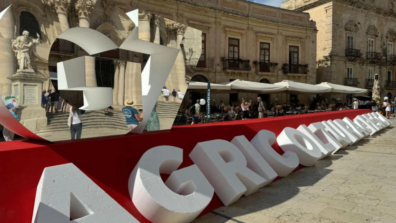Large letters spell out G7 Agricoltura...