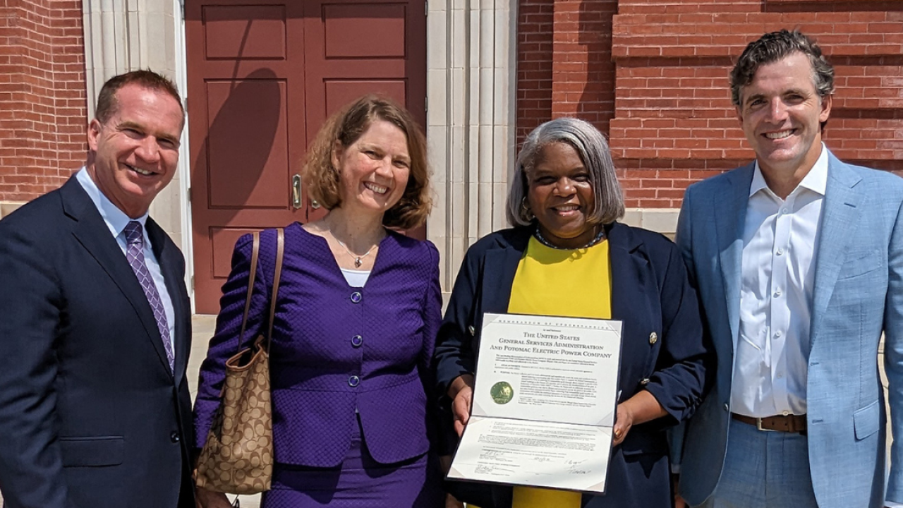 Group of 4 with the agreement