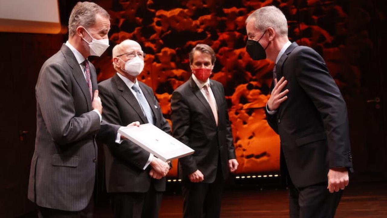 King Felipe VI of Spain presenting the CODESPA award to HanesBrand.