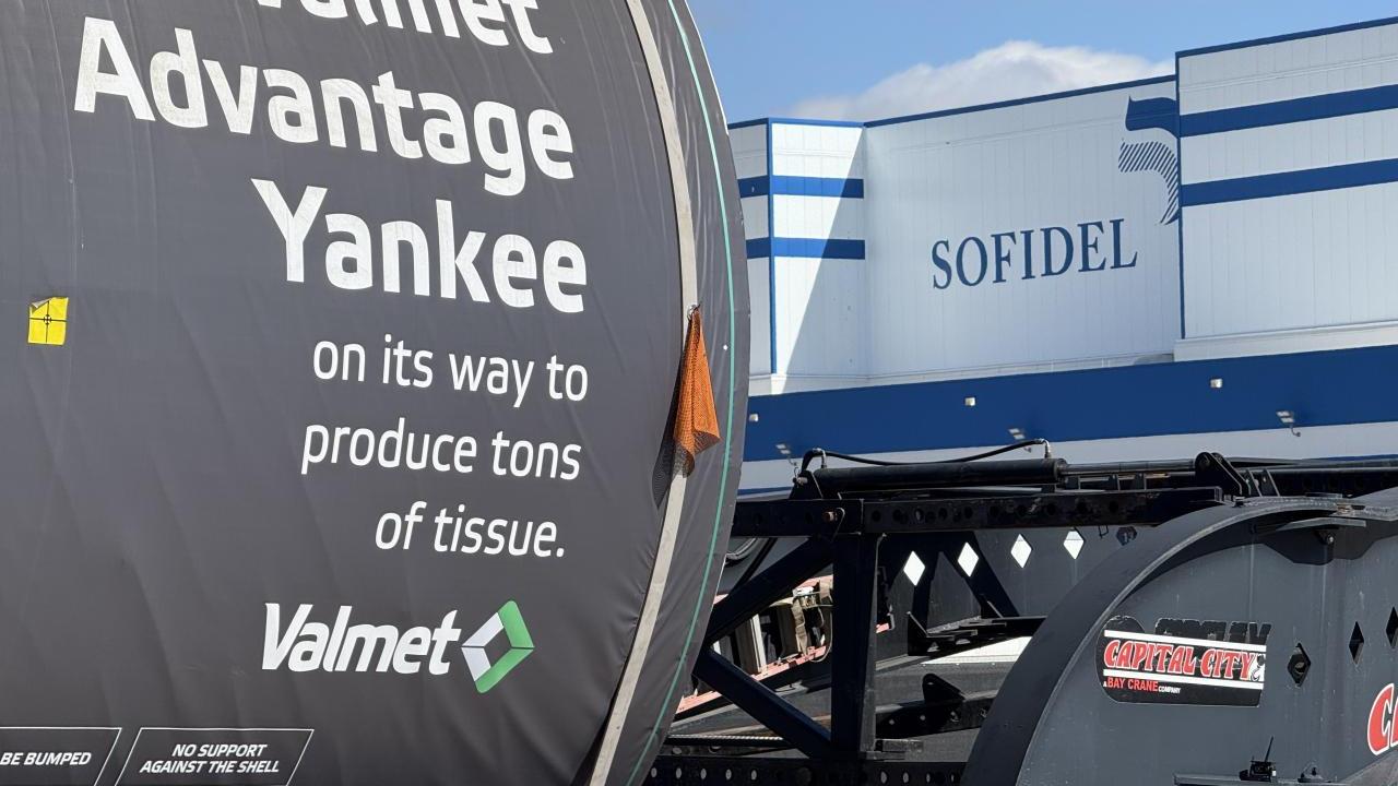 Yankee industrial dryer on its way to Sofidel factory