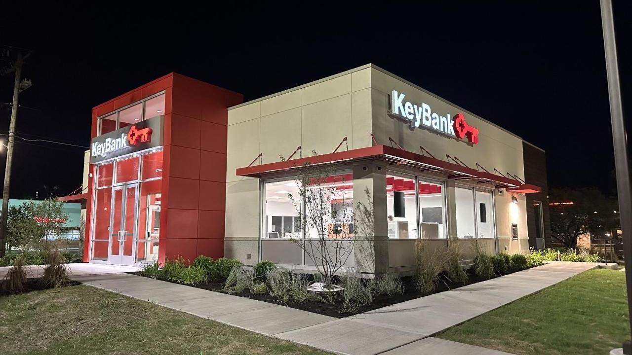 Photo of KeyBank Ithaca Branch.