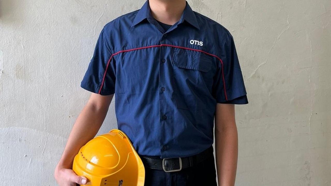 Otis field service colleague