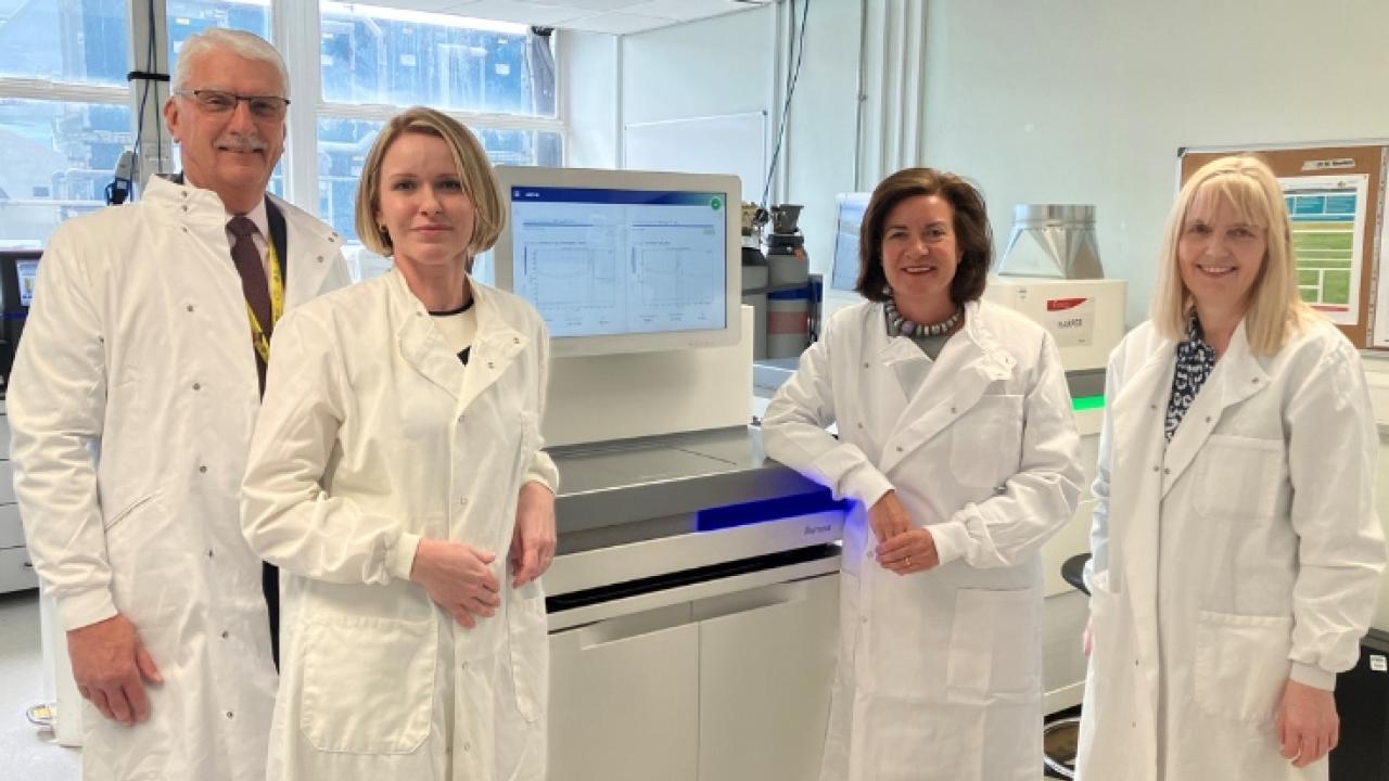 From left to right: Charles Janczewski, Chair, Cardiff & Vale University Health Board; Magda Meissner, Project Lead; Eluned Morgan, Minister for Health and Social Services; Sian Morgan, Project Lead | Photo: Life Sciences Hub Wales