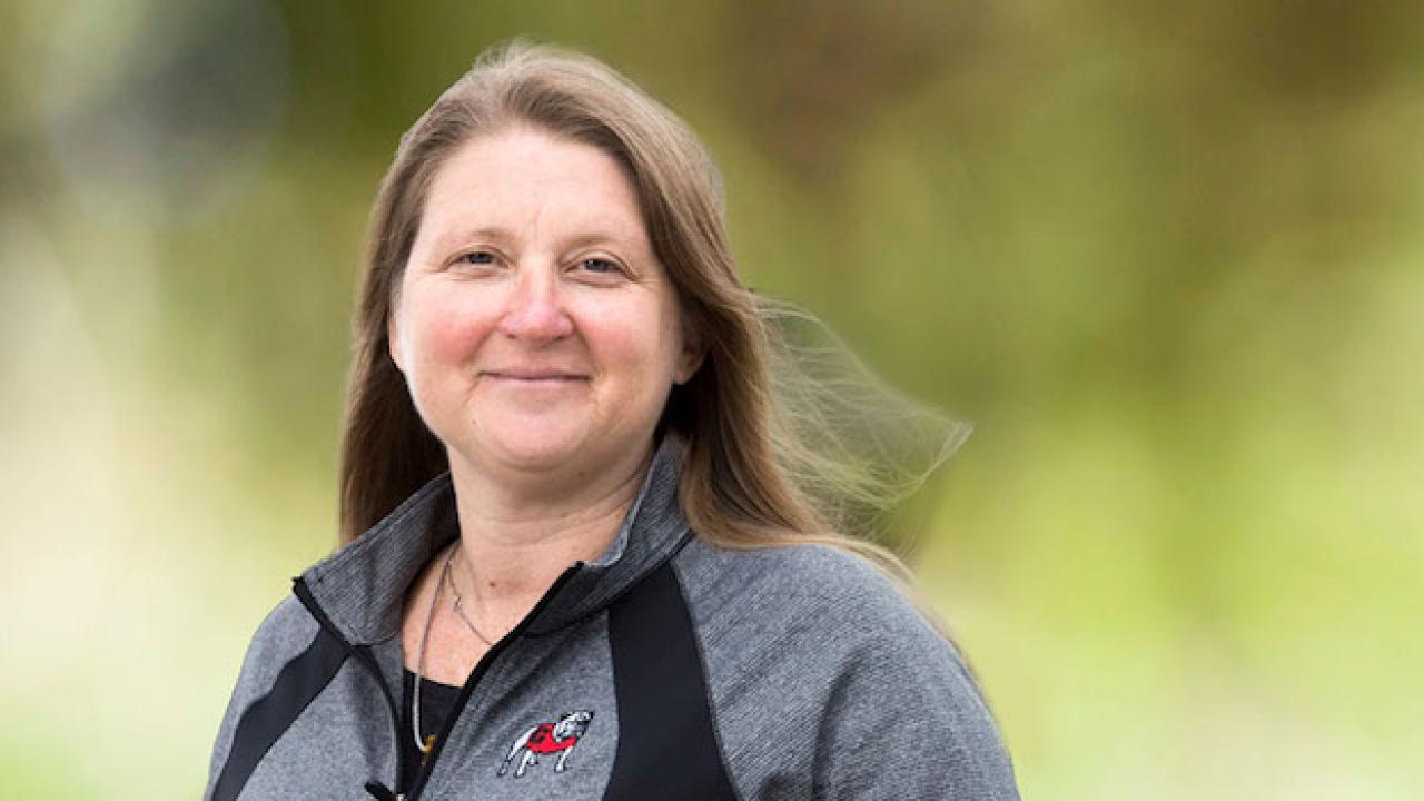 Photo of Dr. Jenna Jambeck