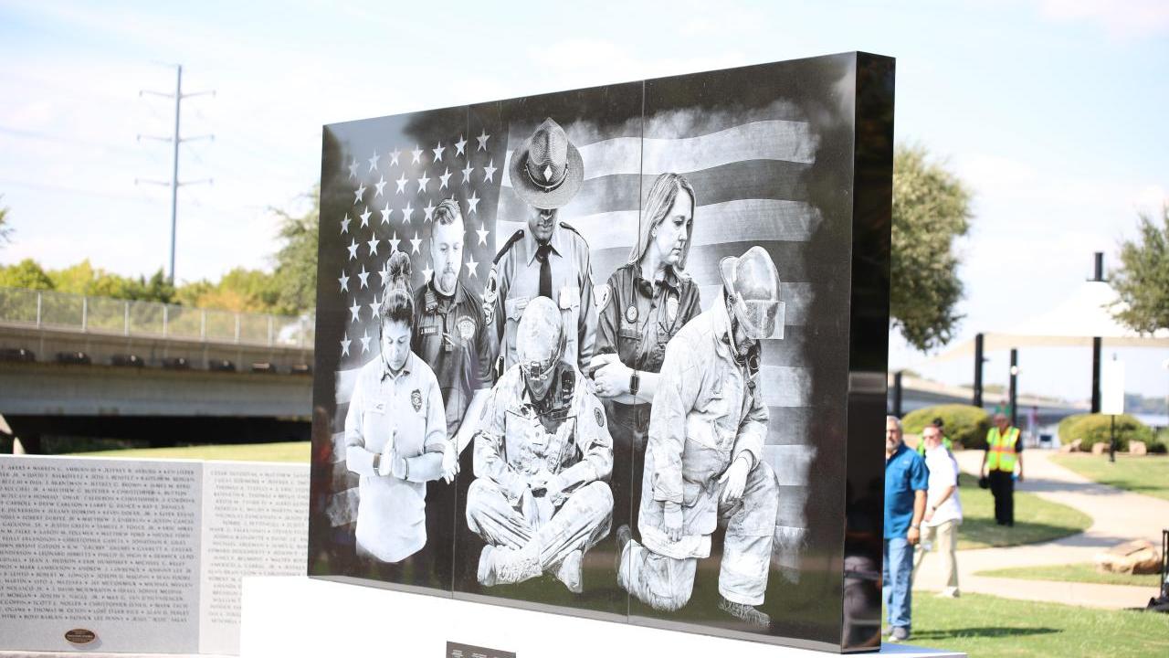The Heroes Memorial Park Monument