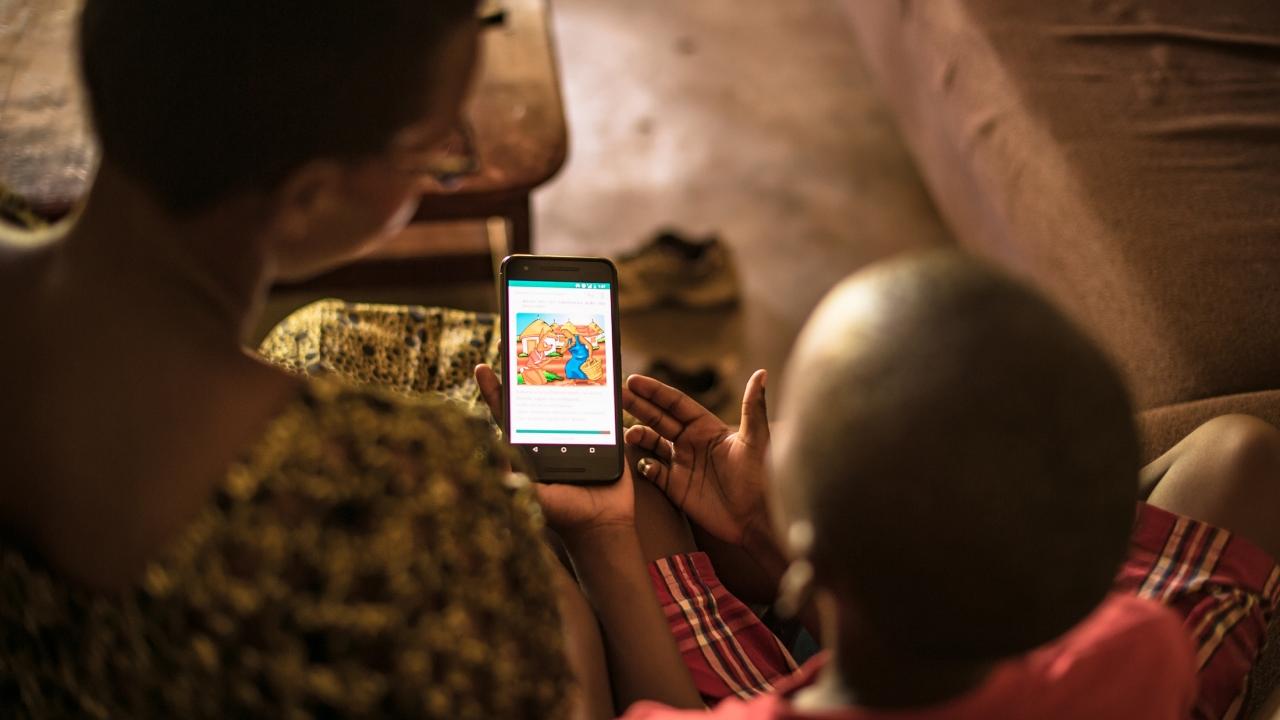 Kids reading on phone