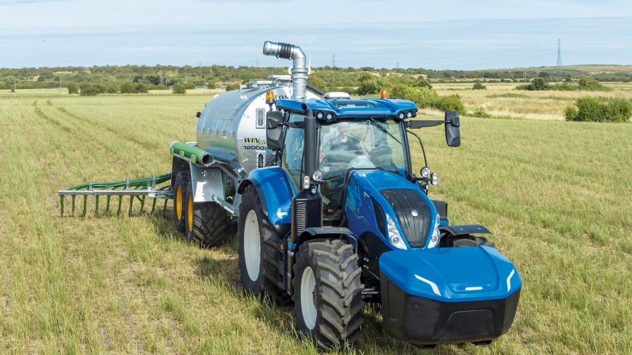 T6 Methane Power Tractor