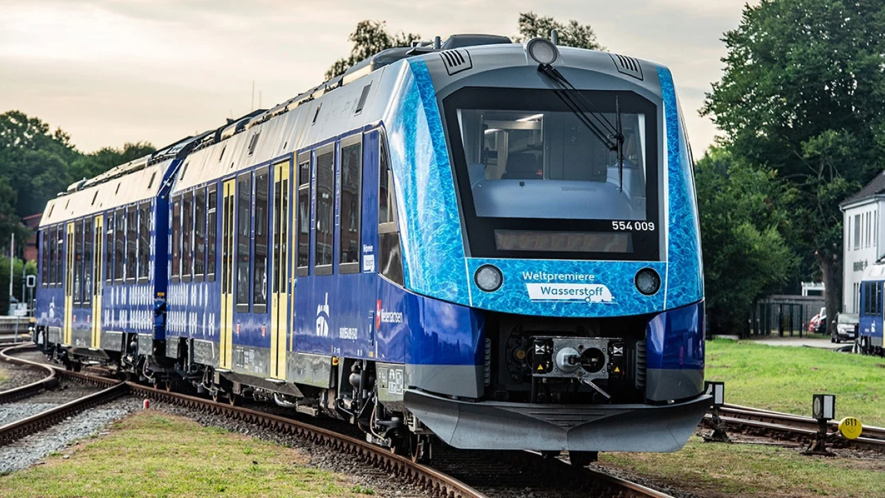 zero-emissions passenger train