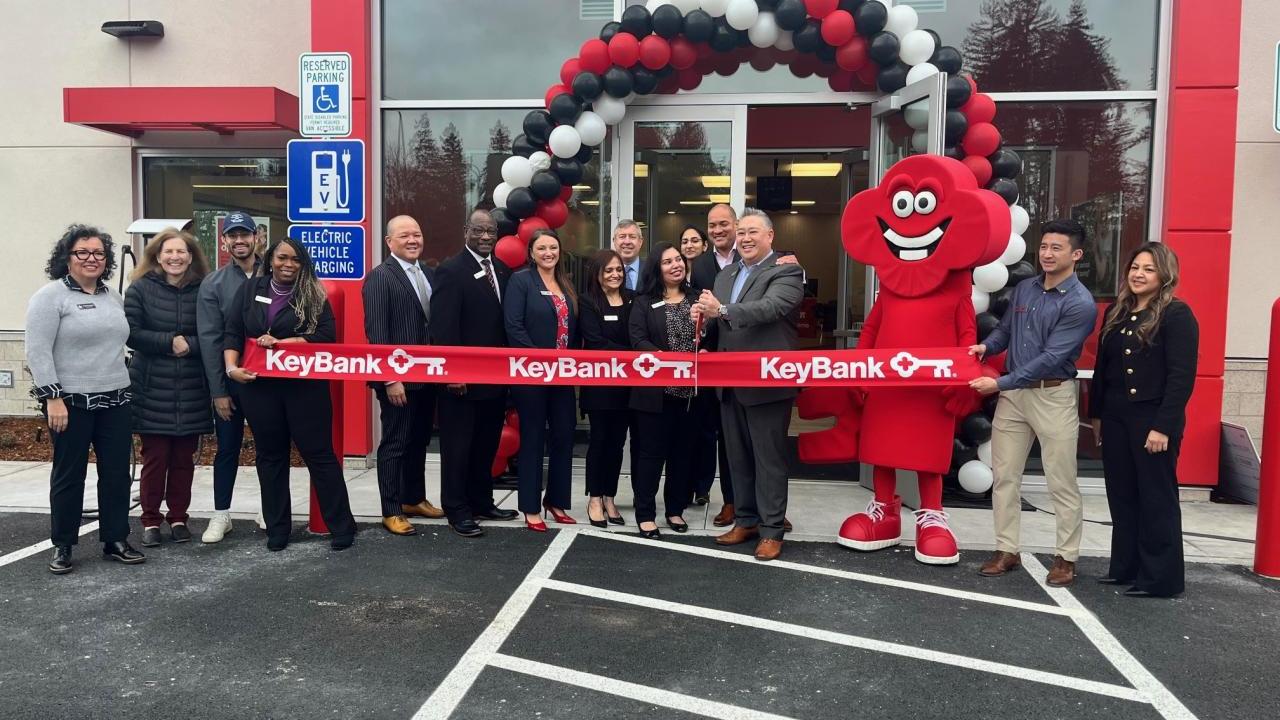 Redmond Ridge Ribbon Cutting