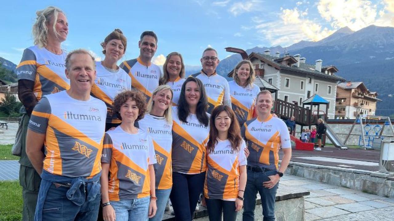 Illumina employees and partners gather on Via Ezio Vanoni in Bormio, the evening before the event. Front row, from left to right: Jacob Baltzer, Pilar Ramos, Michela Buscarino, Piarella Peralta, Jingwen Wang, Marco Flohil. Back row, left to right: Anette Molbech, Francesca Albani, Chris Zwanenburg, Katja Weber, Peter van Hauwe, Charlotte Weijsenfeld.