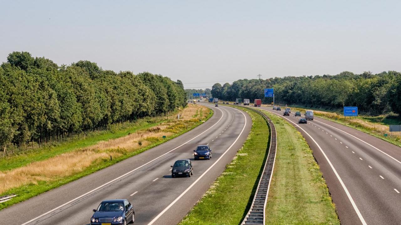 Cars on a highway, representatitve of The Ray