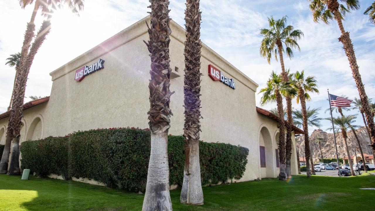 U.S. Bank exterior shown.