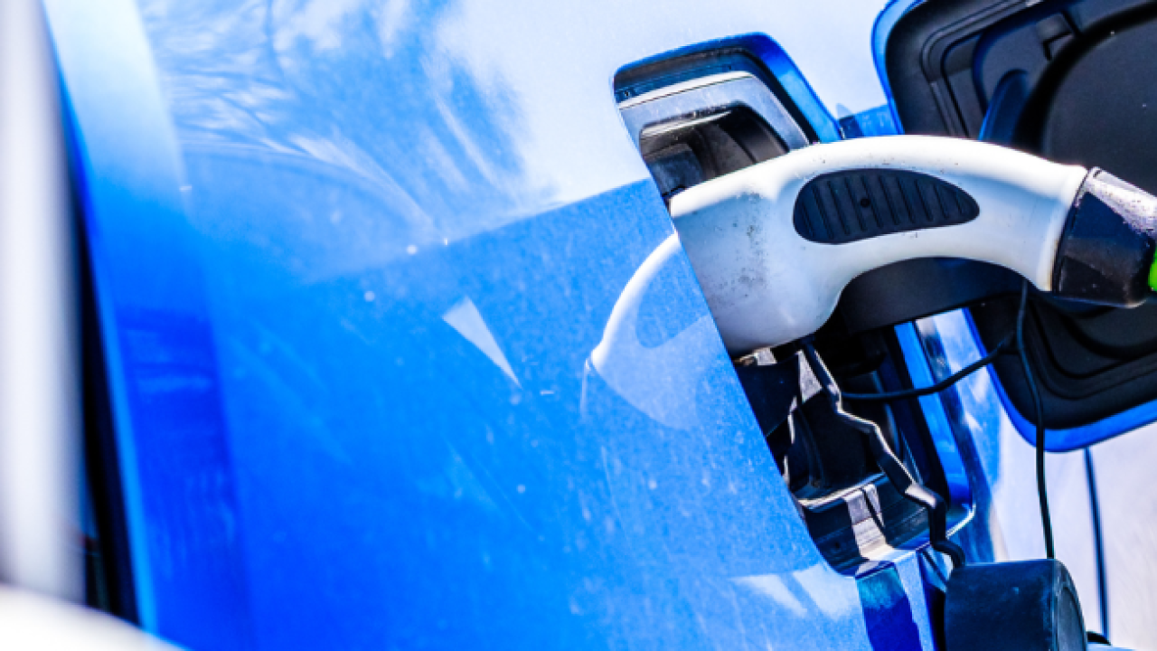electric charging handle in vehicle