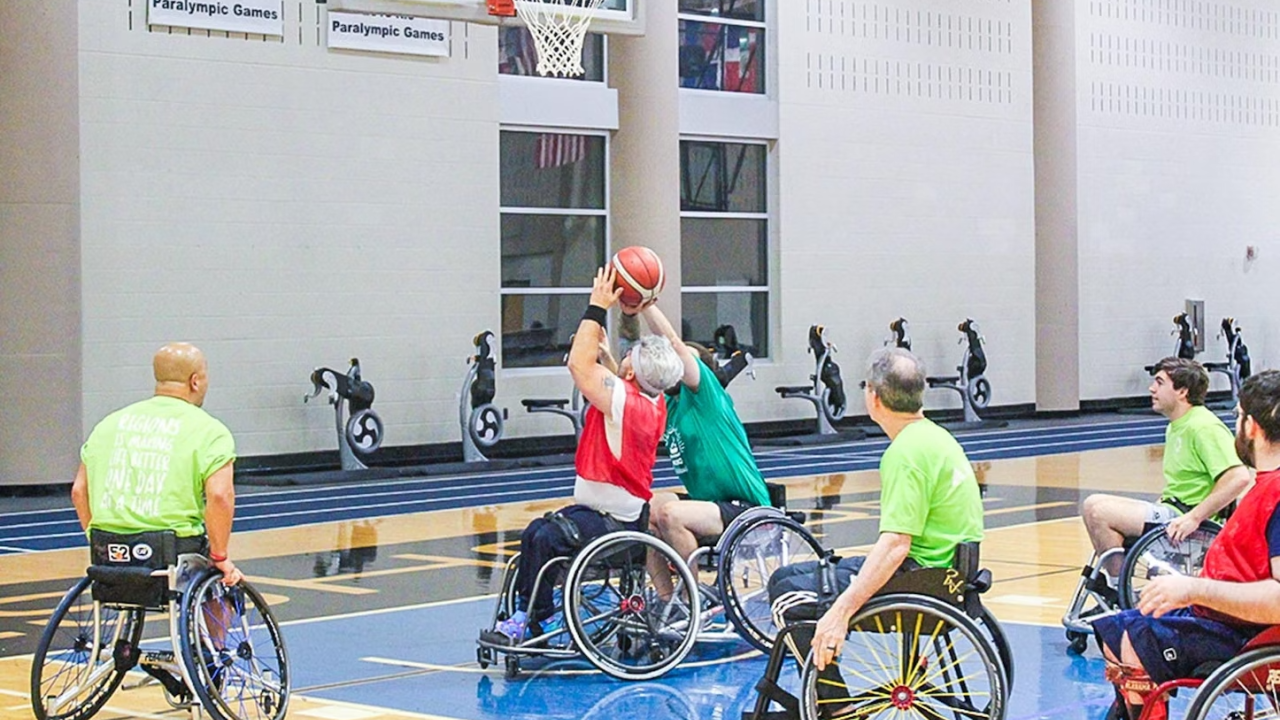 people playing wheelchair basketball