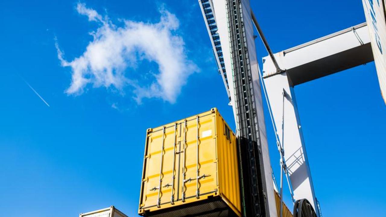 shipping container 