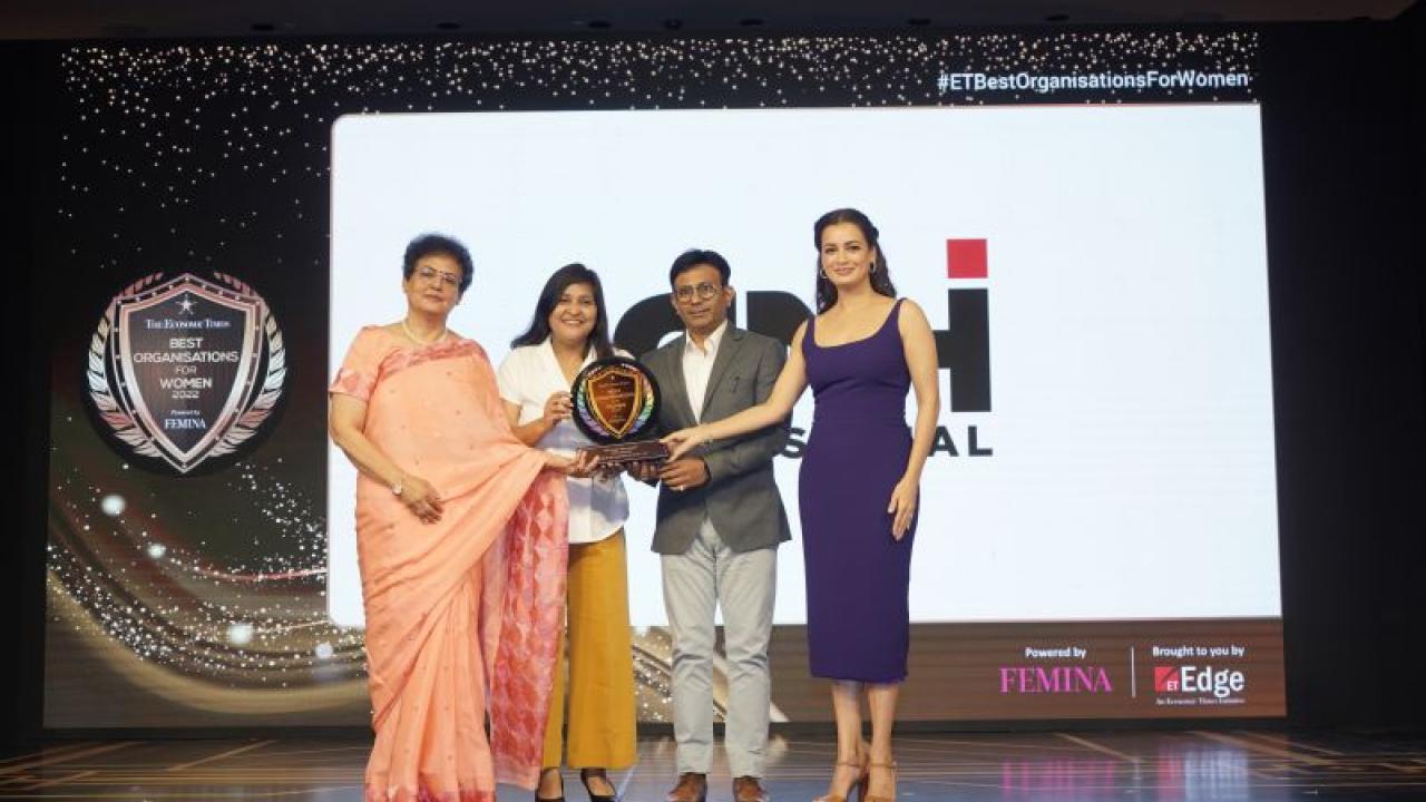 CNH Industrial India team holding trophy