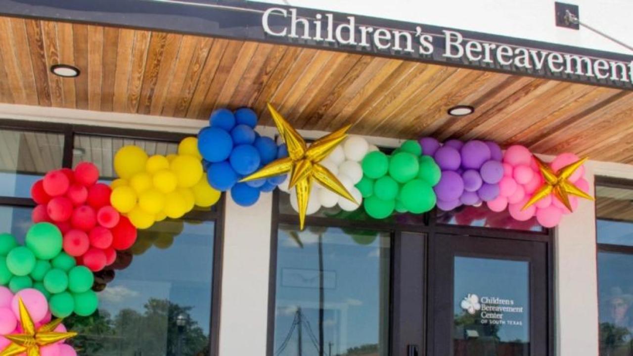 Balloon arch outside of the Children’s Bereavement Center