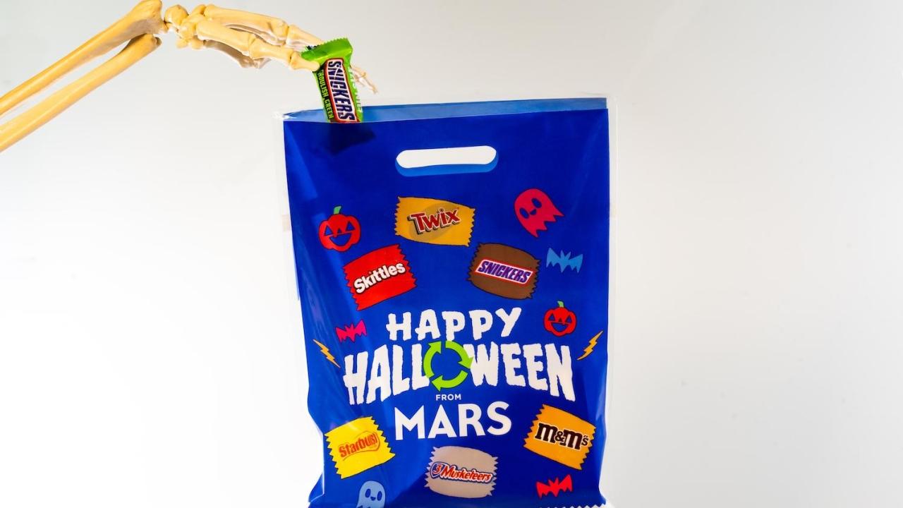 "Happy Halloween MARS" candy bag