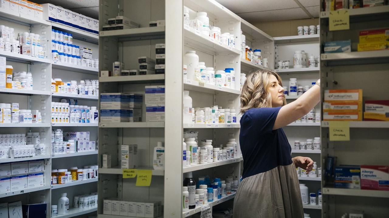 A pharmacist at Cape Fear Clinic, Wilmington, North Carolina, in 2019. The clinic has on-site medical, pharmacy, and mental health services and is part of Direct Relief’s ReplenishRX program. (Photo by Donnie Lloyd Hedden for Direct Relief)