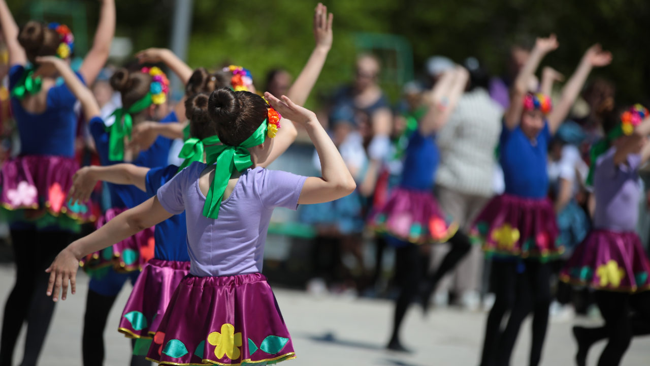 children dancing